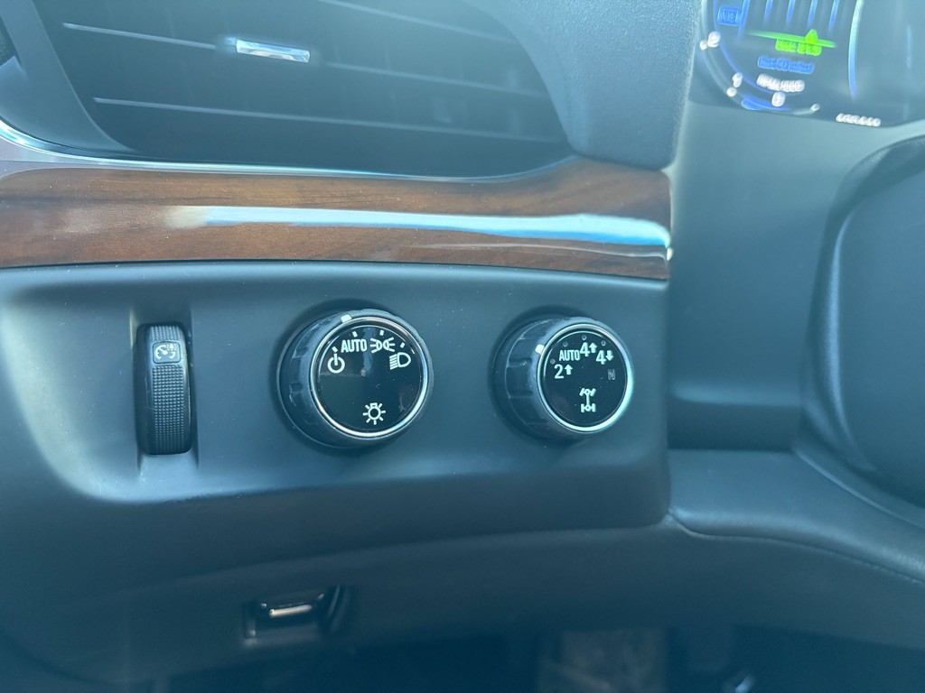 2017 Cadillac Escalade Image 13