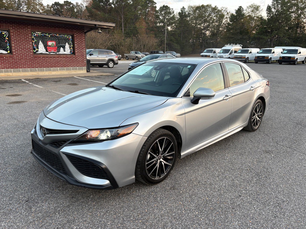2024 Toyota Camry Image 1