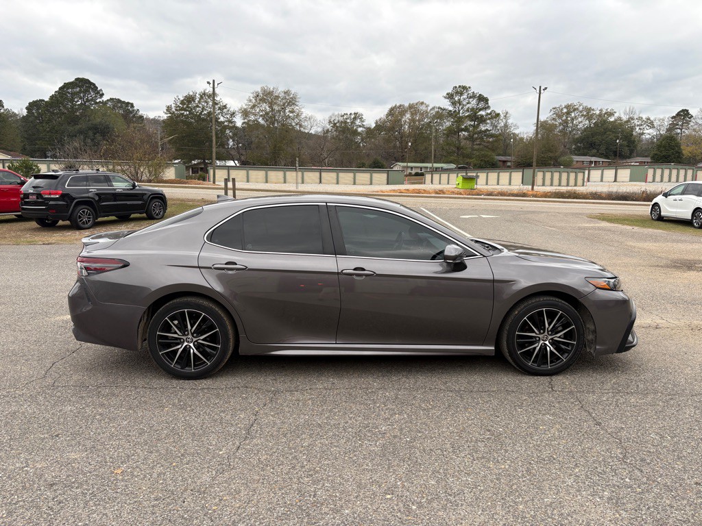 2024 Toyota Camry Image 2