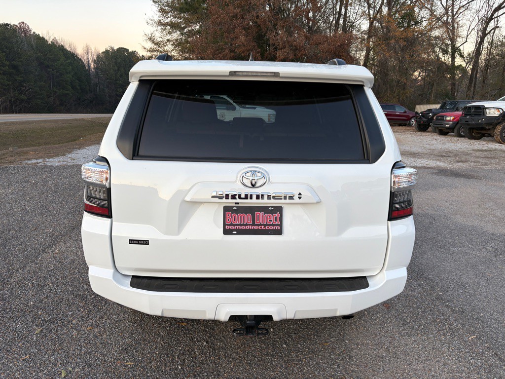 2023 Toyota 4Runner Image 3