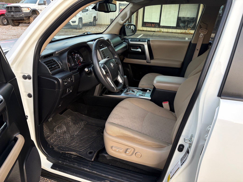 2023 Toyota 4Runner Image 8