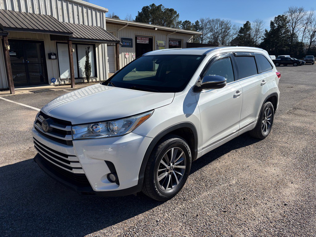 2018 Toyota Highlander Image 1