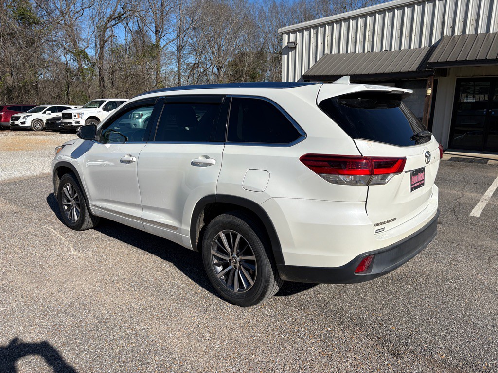 2018 Toyota Highlander Image 3