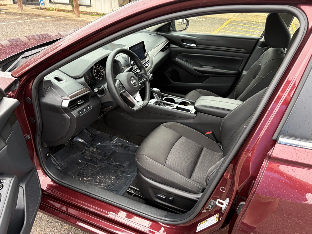 2024 Nissan Altima Image 5