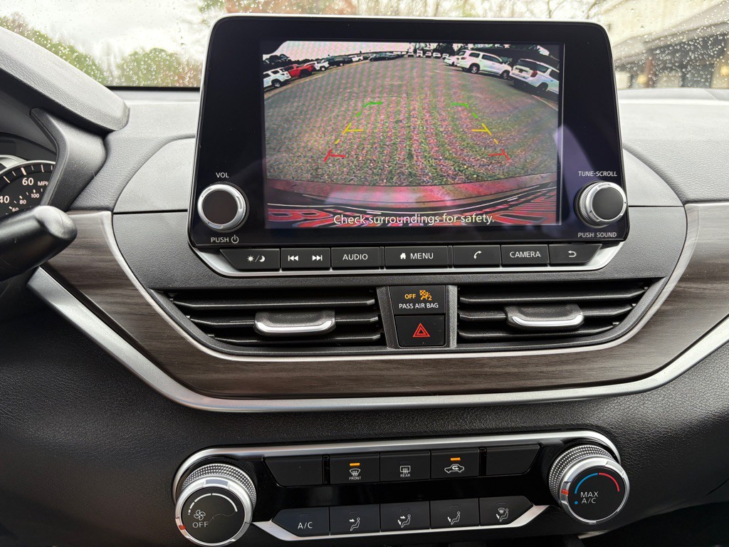 2024 Nissan Altima Image 9