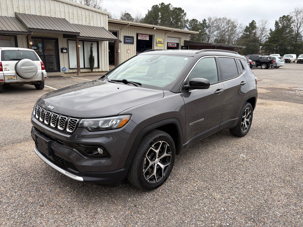 2024 Jeep Compass Image 1