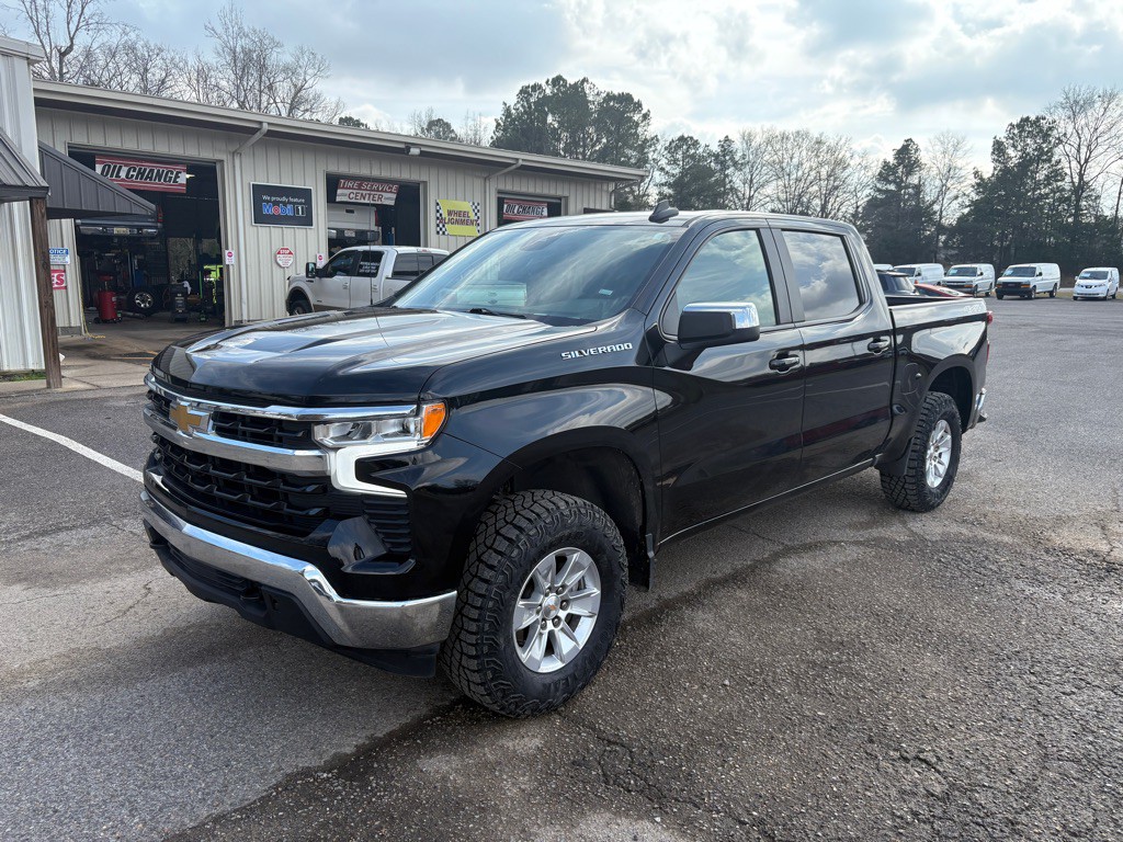 2025 Chevrolet Silverado 1500 Image 1