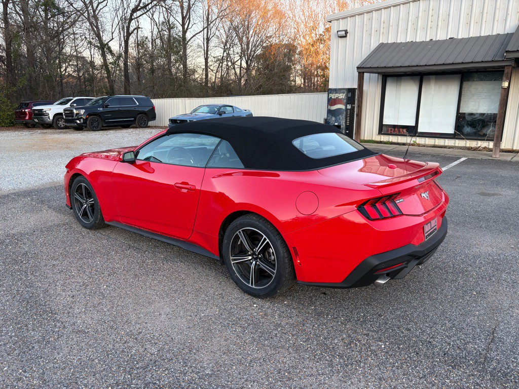 2024 Ford Mustang Image 3
