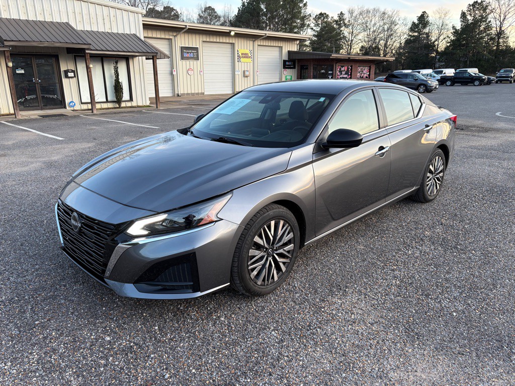 2024 Nissan Altima Image 1