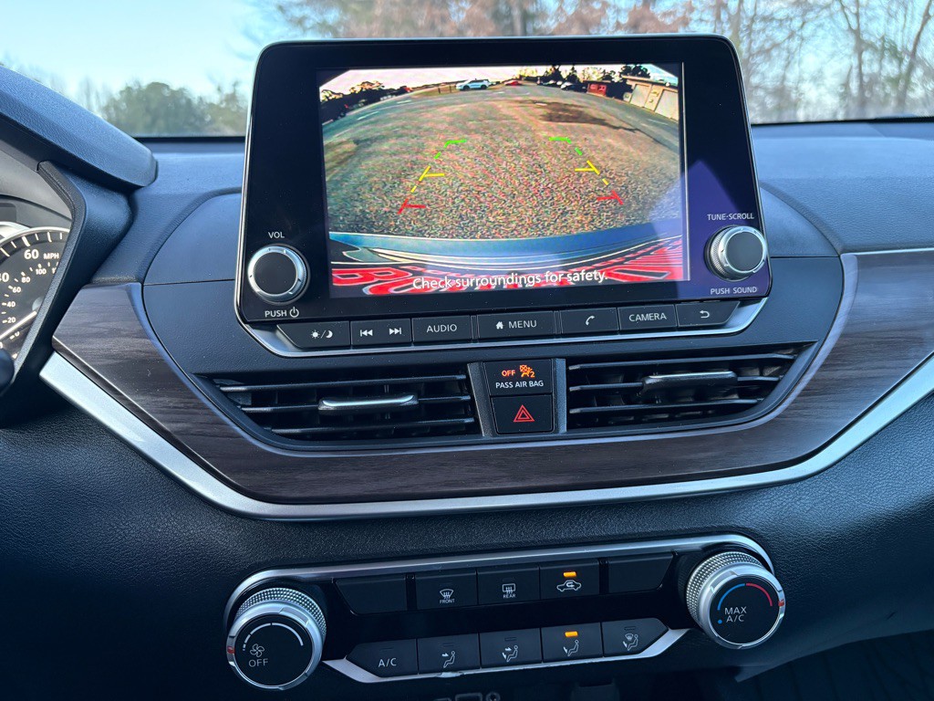 2024 Nissan Altima Image 9