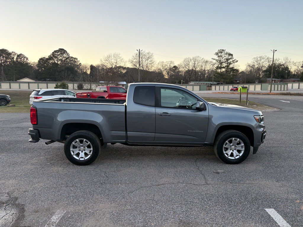 2022 Chevrolet Colorado Image 2