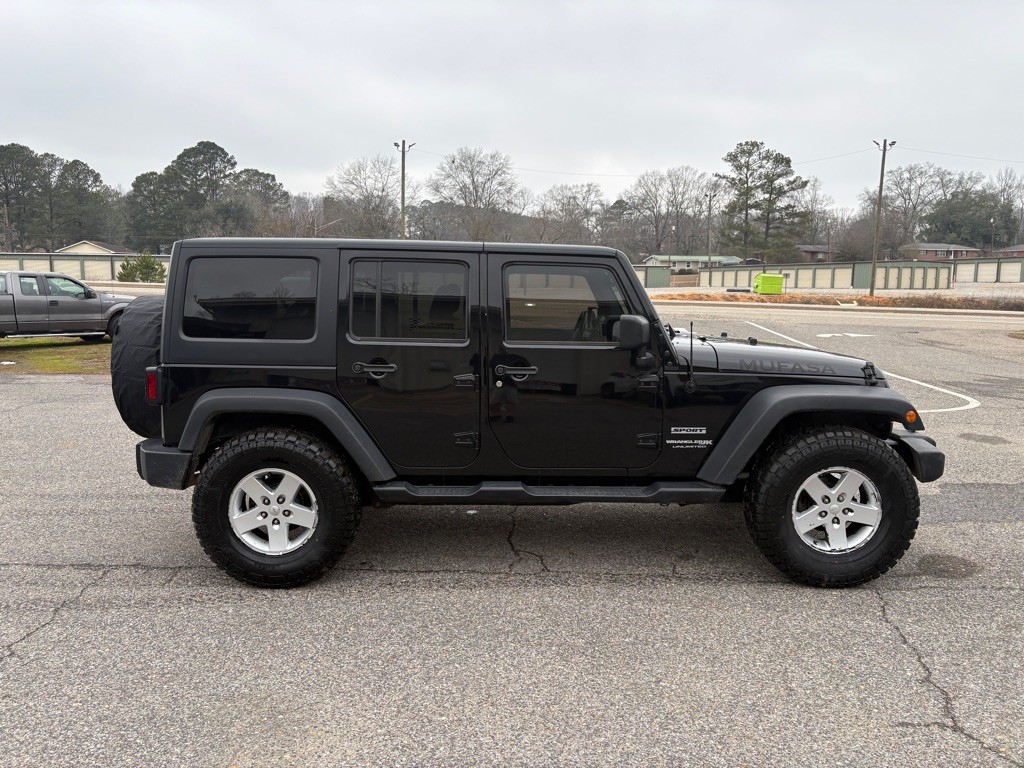 2018 Jeep Wrangler Unlimited Image 2