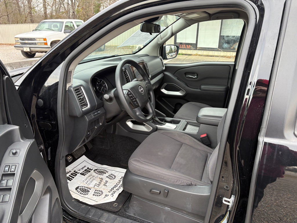 2023 Nissan Frontier Image 6