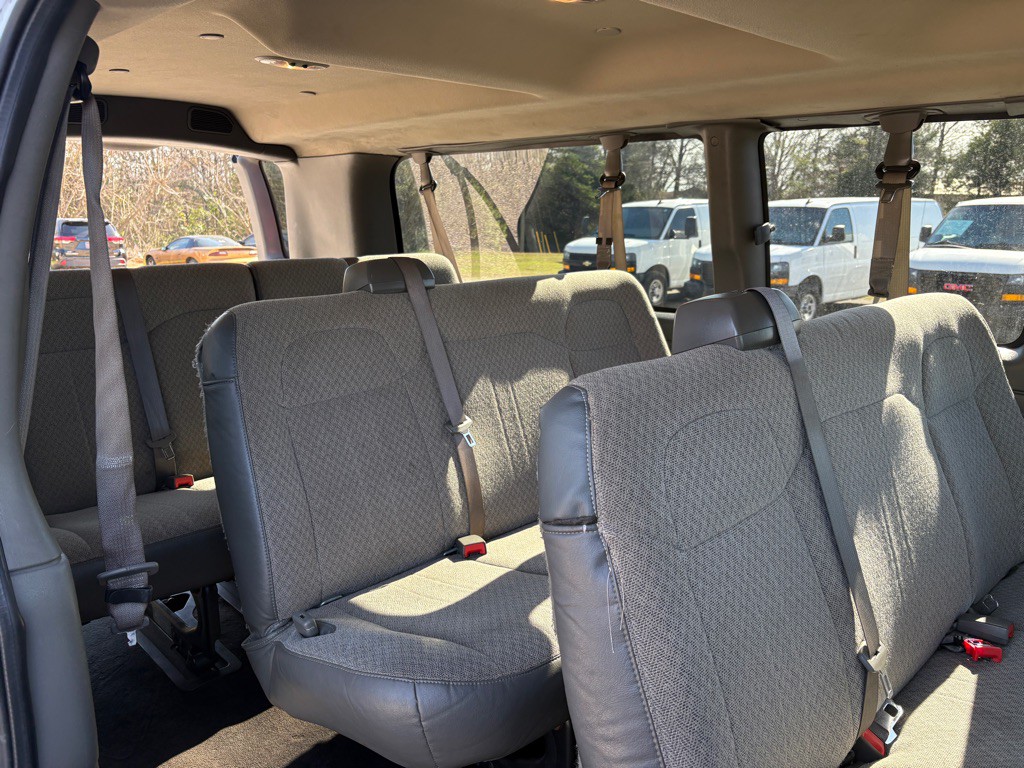 2020 Chevrolet Express Image 4