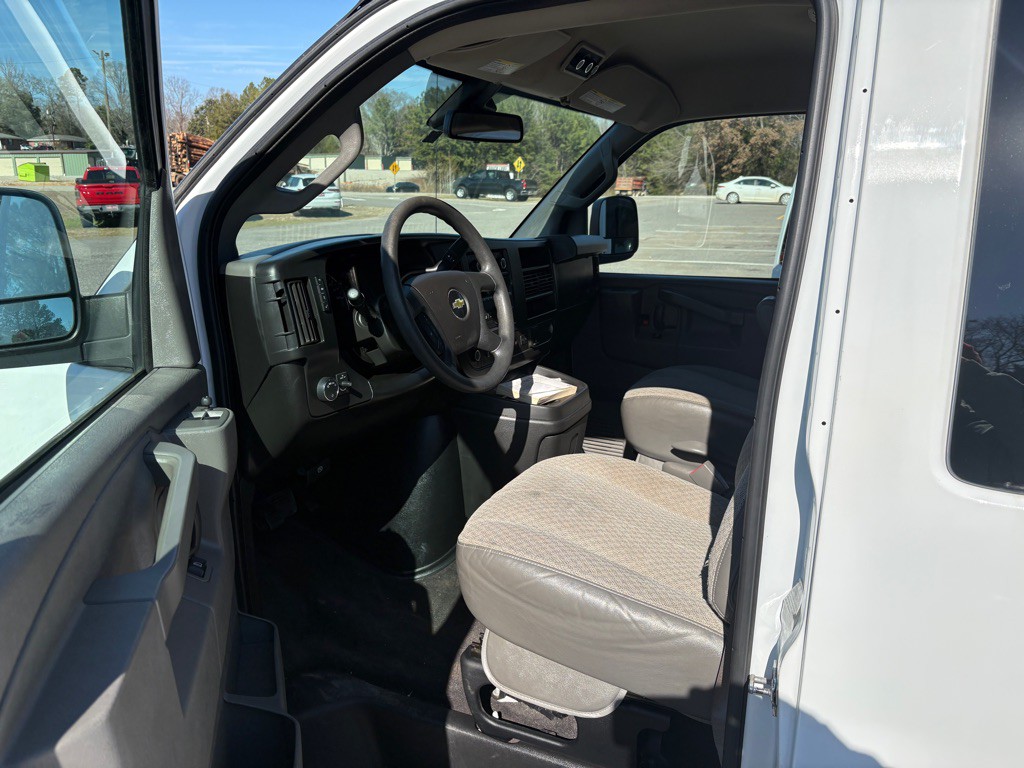 2020 Chevrolet Express Image 6