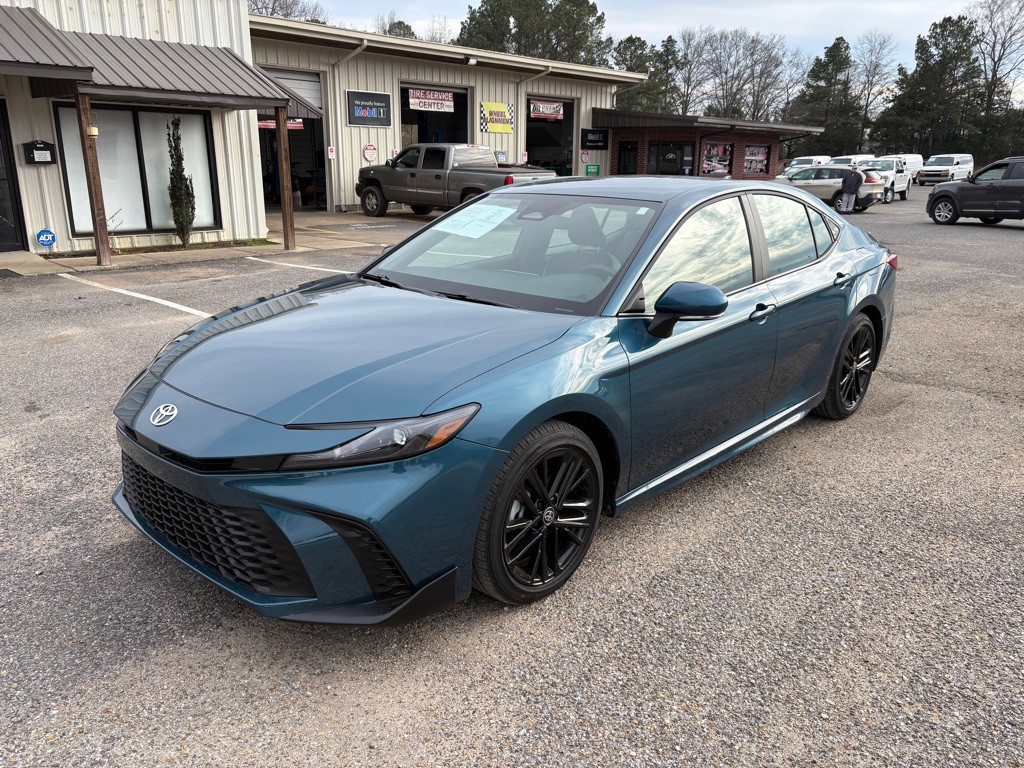 2025 Toyota Camry Image 1
