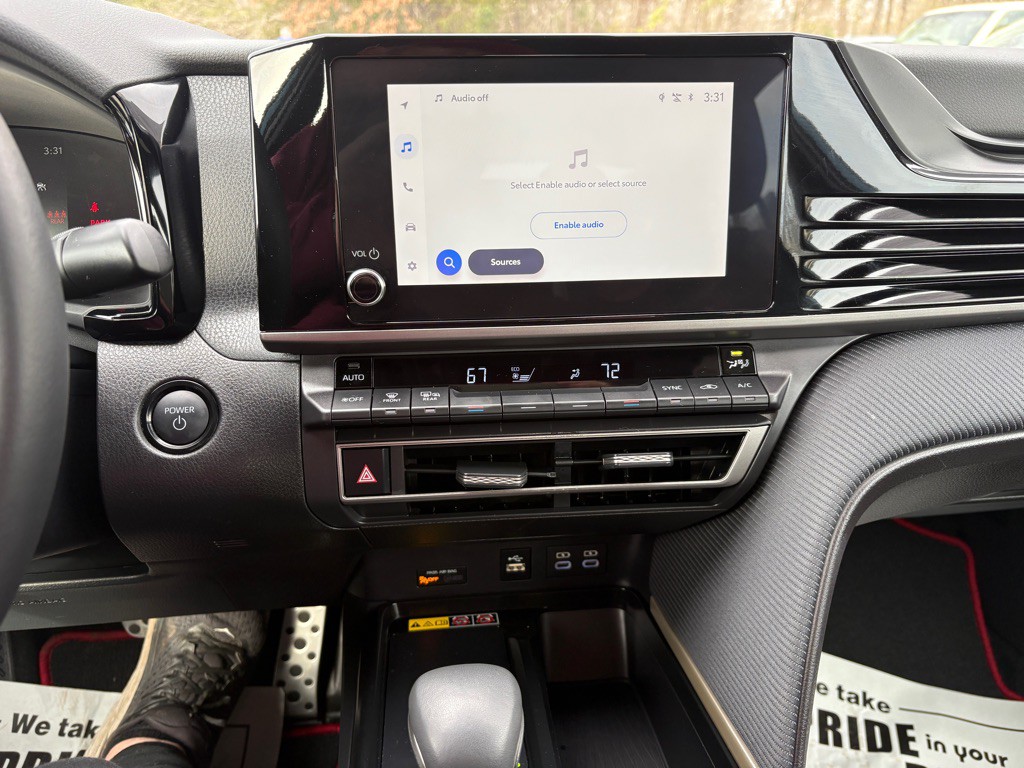 2025 Toyota Camry Image 9