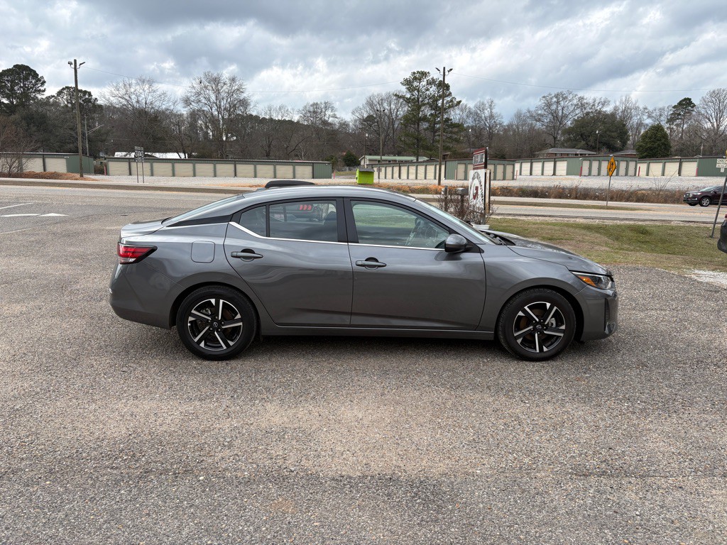 2025 Nissan Sentra Image 2