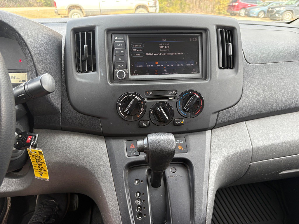 2020 Nissan NV200 Image 11