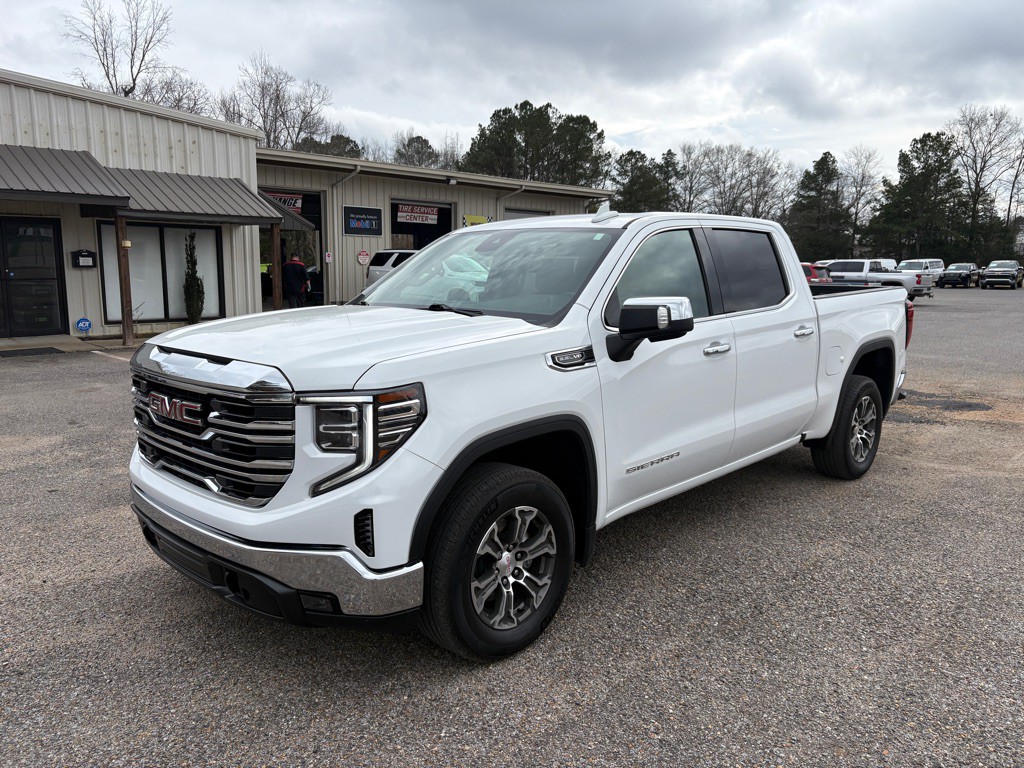 2024 GMC Sierra Image 1