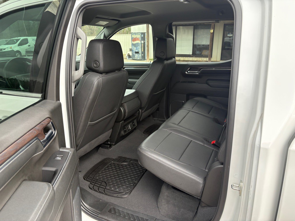 2024 GMC Sierra Image 5