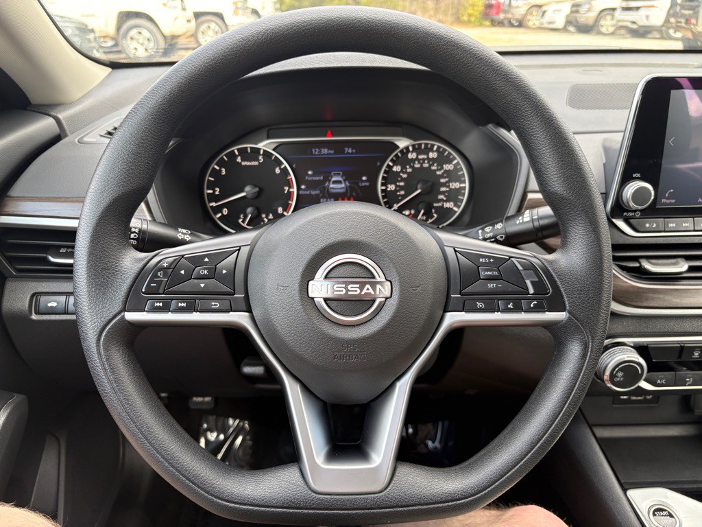 2024 Nissan Altima Image 6