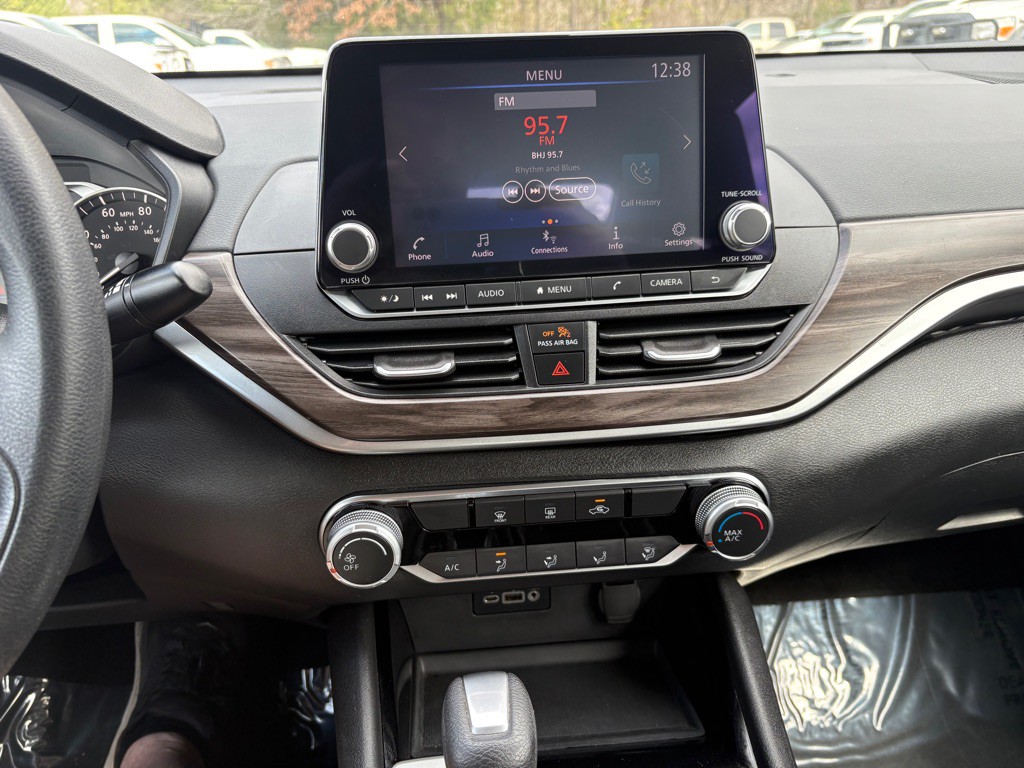 2024 Nissan Altima Image 8