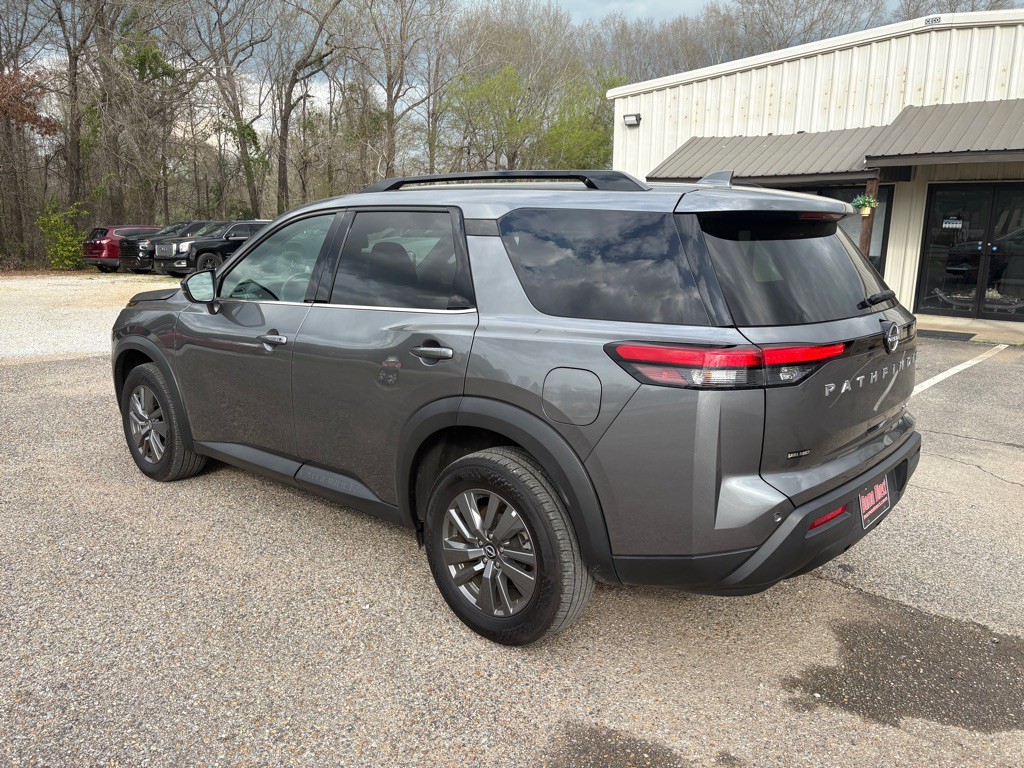 2024 Nissan Pathfinder Image 3
