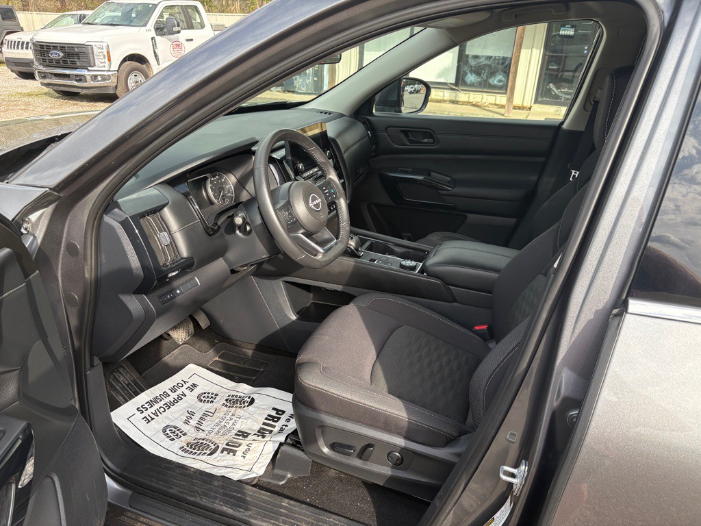 2024 Nissan Pathfinder Image 8