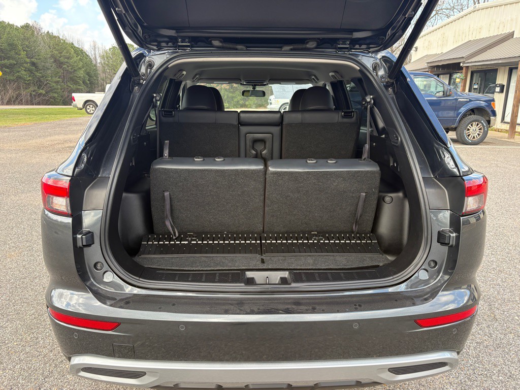 2024 Mitsubishi Outlander Image 4