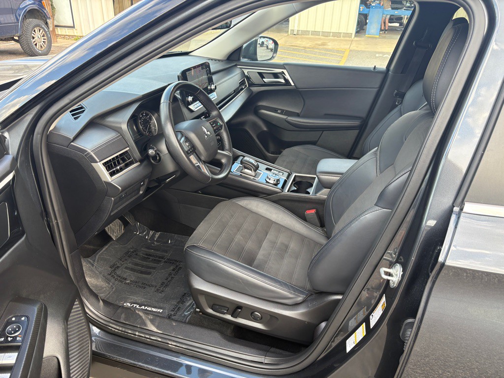 2024 Mitsubishi Outlander Image 7