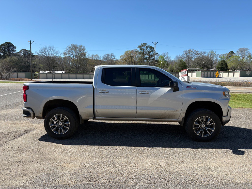 2022 Chevrolet Silverado 1500 Image 2