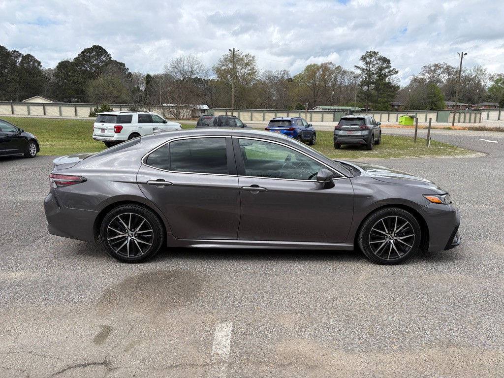 2024 Toyota Camry Image 2