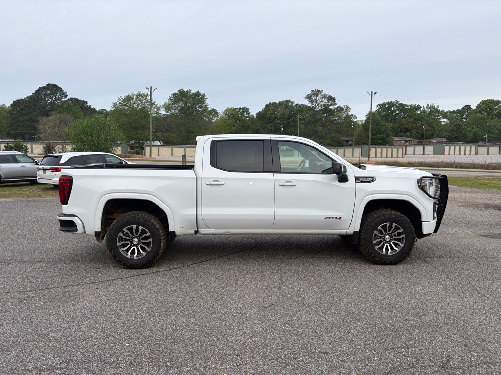 2021 GMC Sierra Image 2