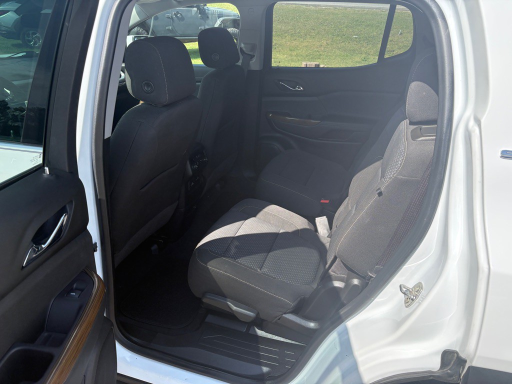 2020 GMC Acadia Image 6