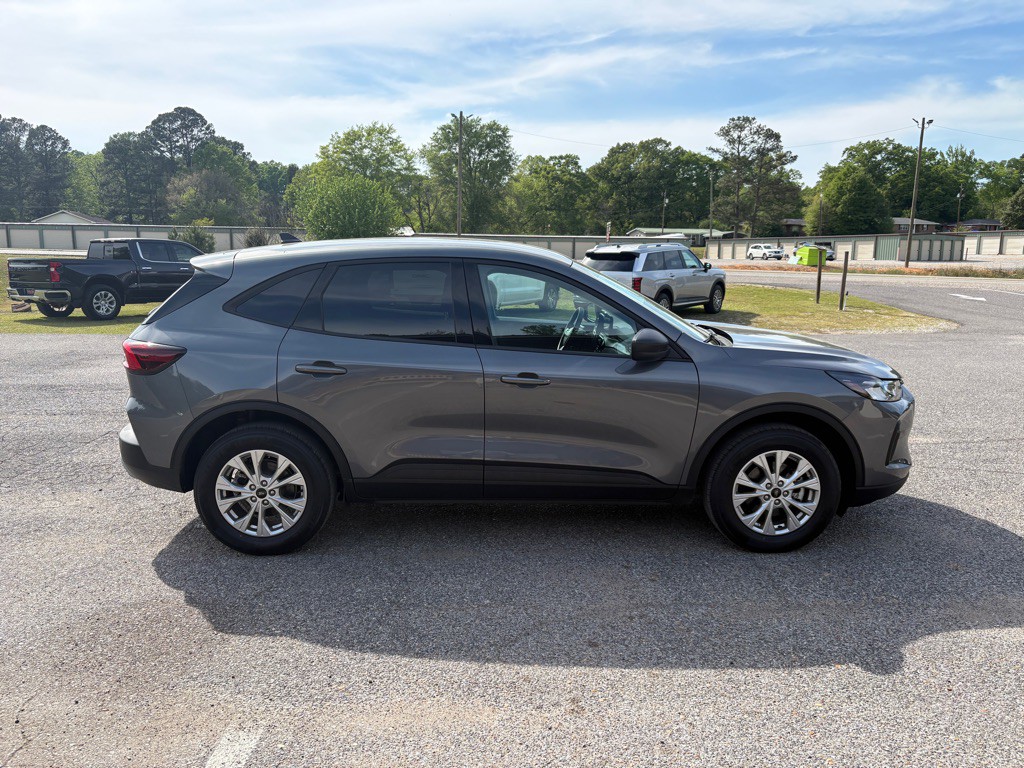 2025 Ford Escape Image 2