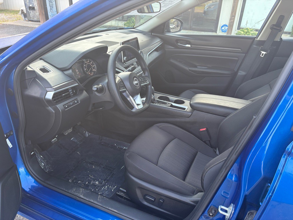 2025 Nissan Altima Image 5