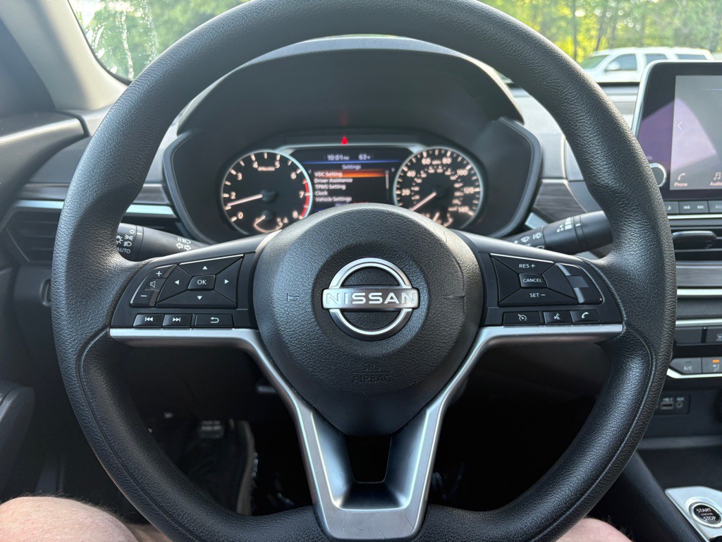 2025 Nissan Altima Image 6