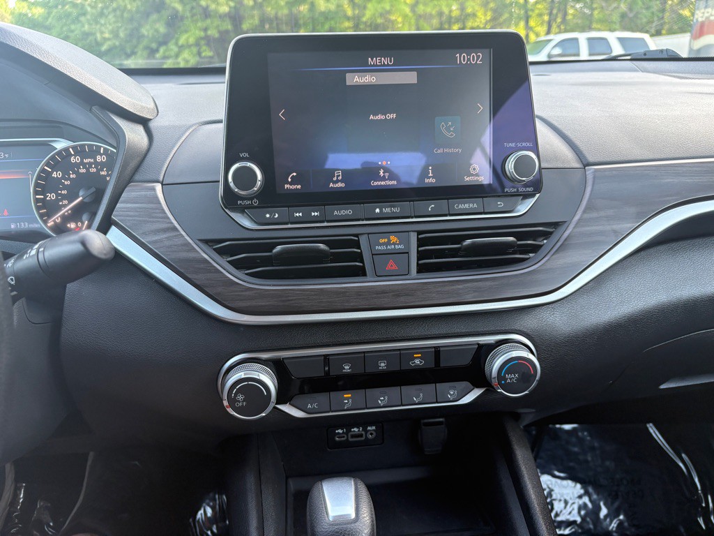 2025 Nissan Altima Image 8