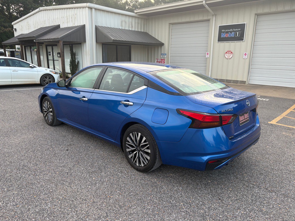 2025 Nissan Altima Image 4