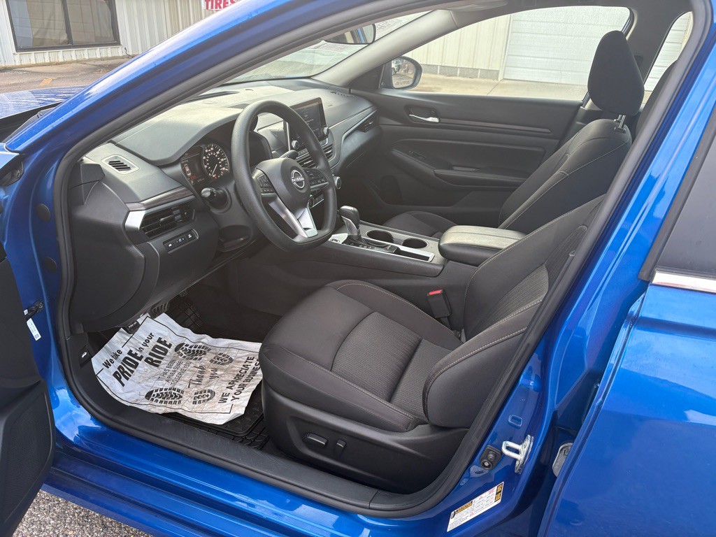 2025 Nissan Altima Image 6