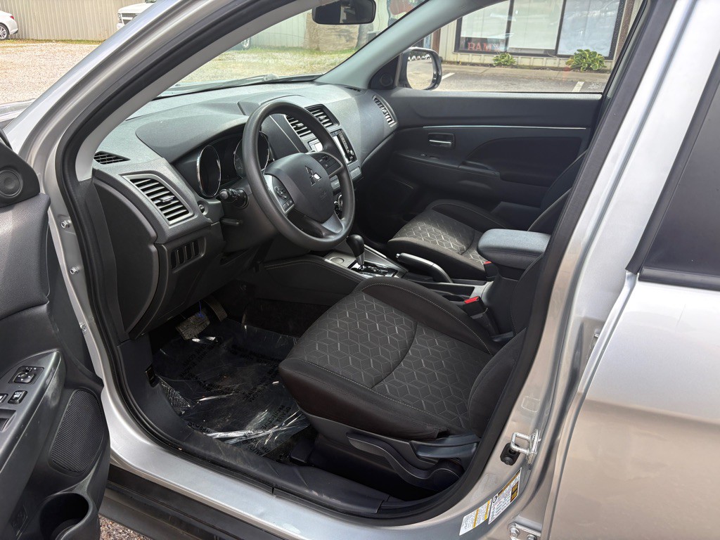 2020 Mitsubishi Outlander Image 6