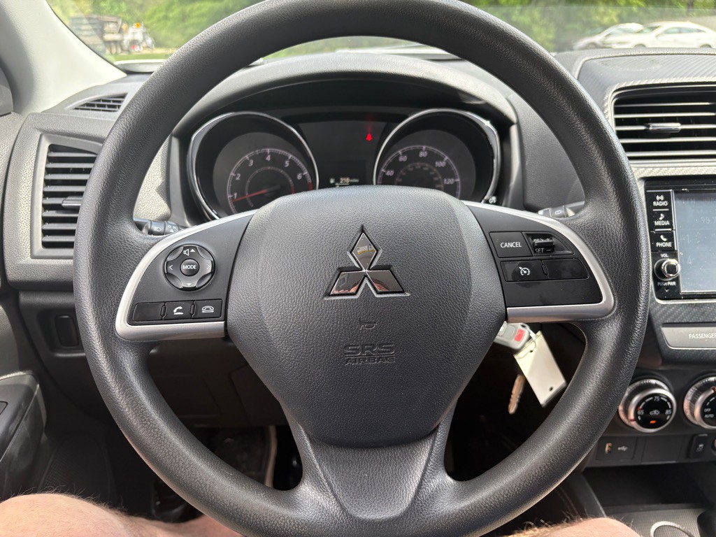 2020 Mitsubishi Outlander Image 7
