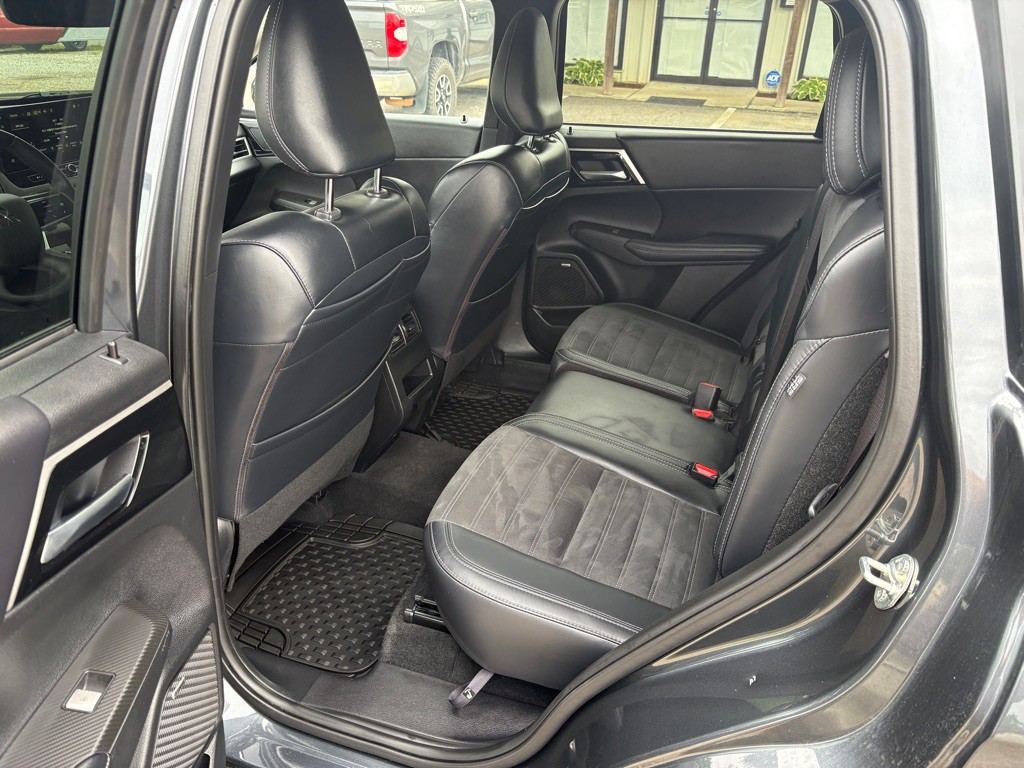 2025 Mitsubishi Outlander Image 6