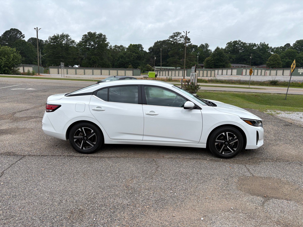 2025 Nissan Sentra Image 2