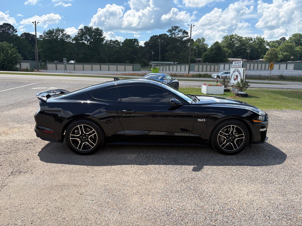 2020 Ford Mustang Image 2
