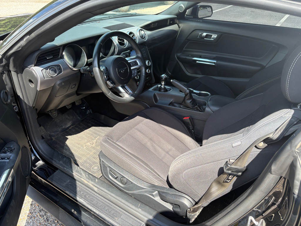 2020 Ford Mustang Image 6