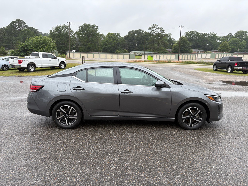 2025 Nissan Sentra Image 2