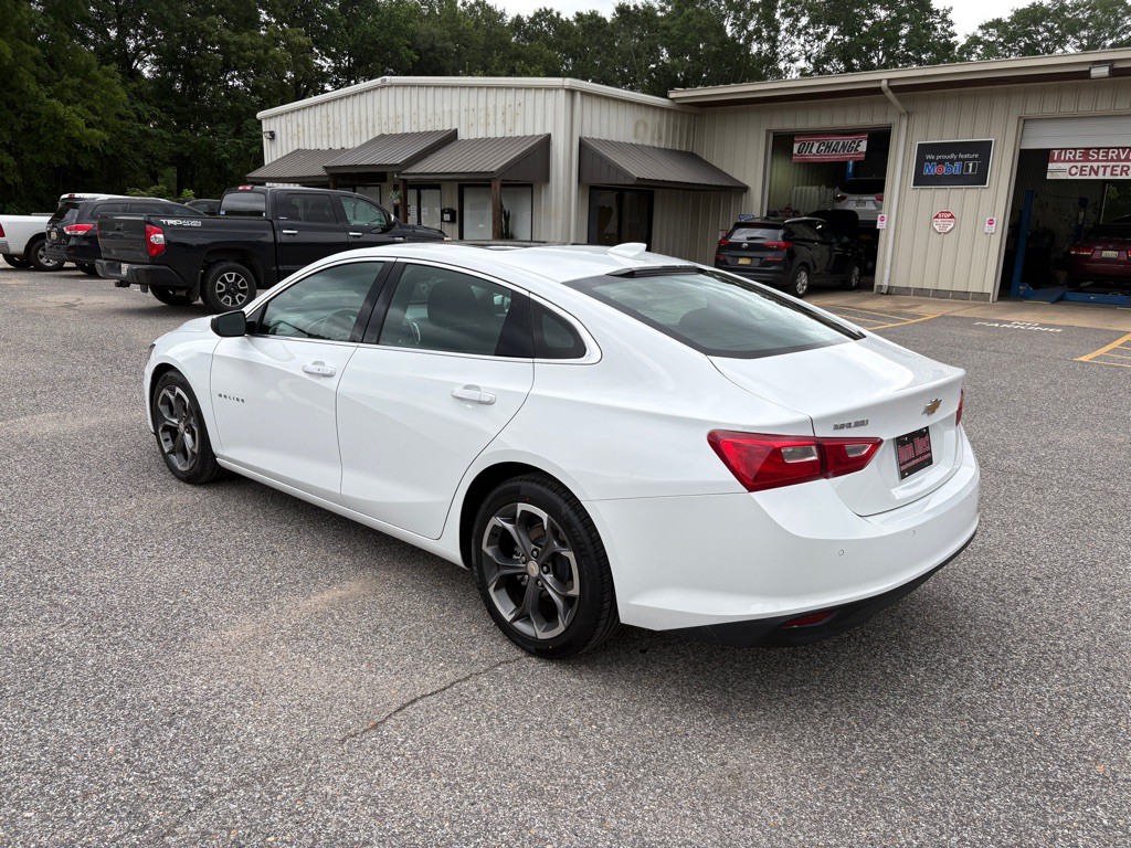 2024 Chevrolet Malibu Image 3