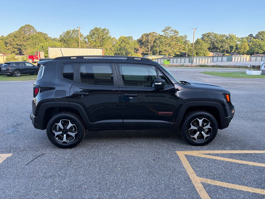 2022 Jeep Renegade Image 2